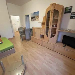 Strehlen Apartment